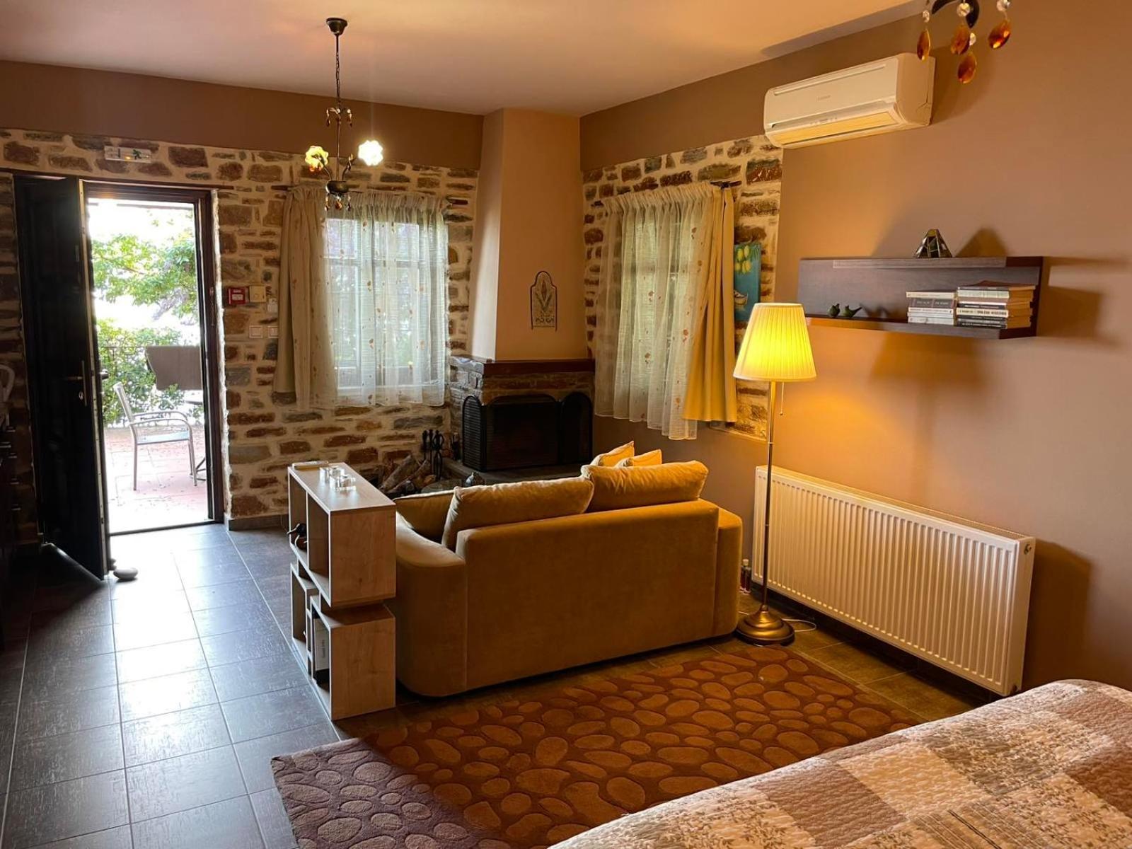 Hotel Maistra Tsagkarada Extérieur photo